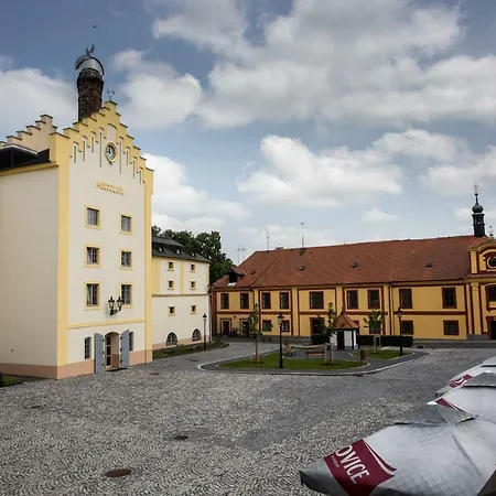 U Lipy ホテル Krušovice